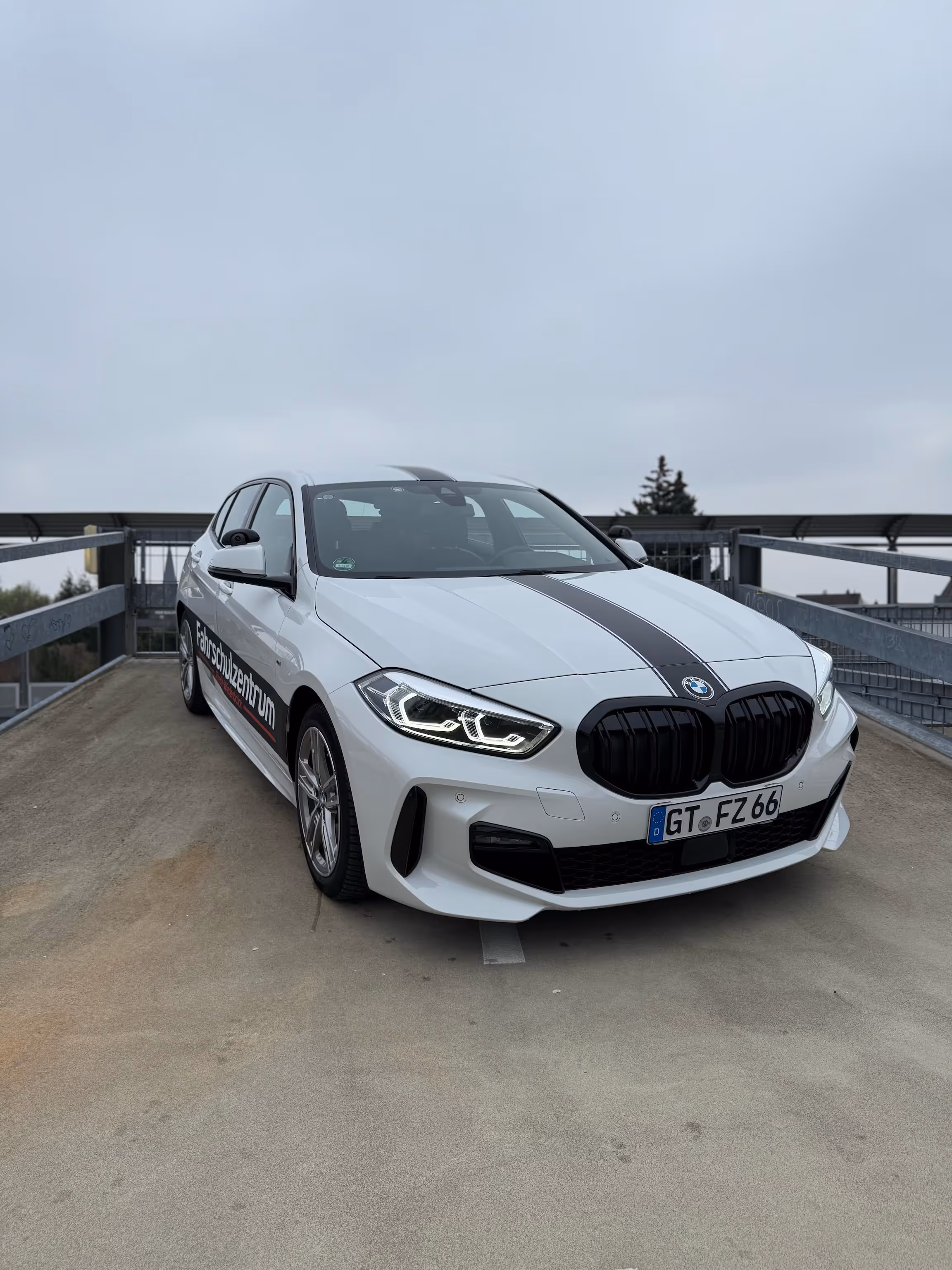 Fahrschulauto BMW 118d
